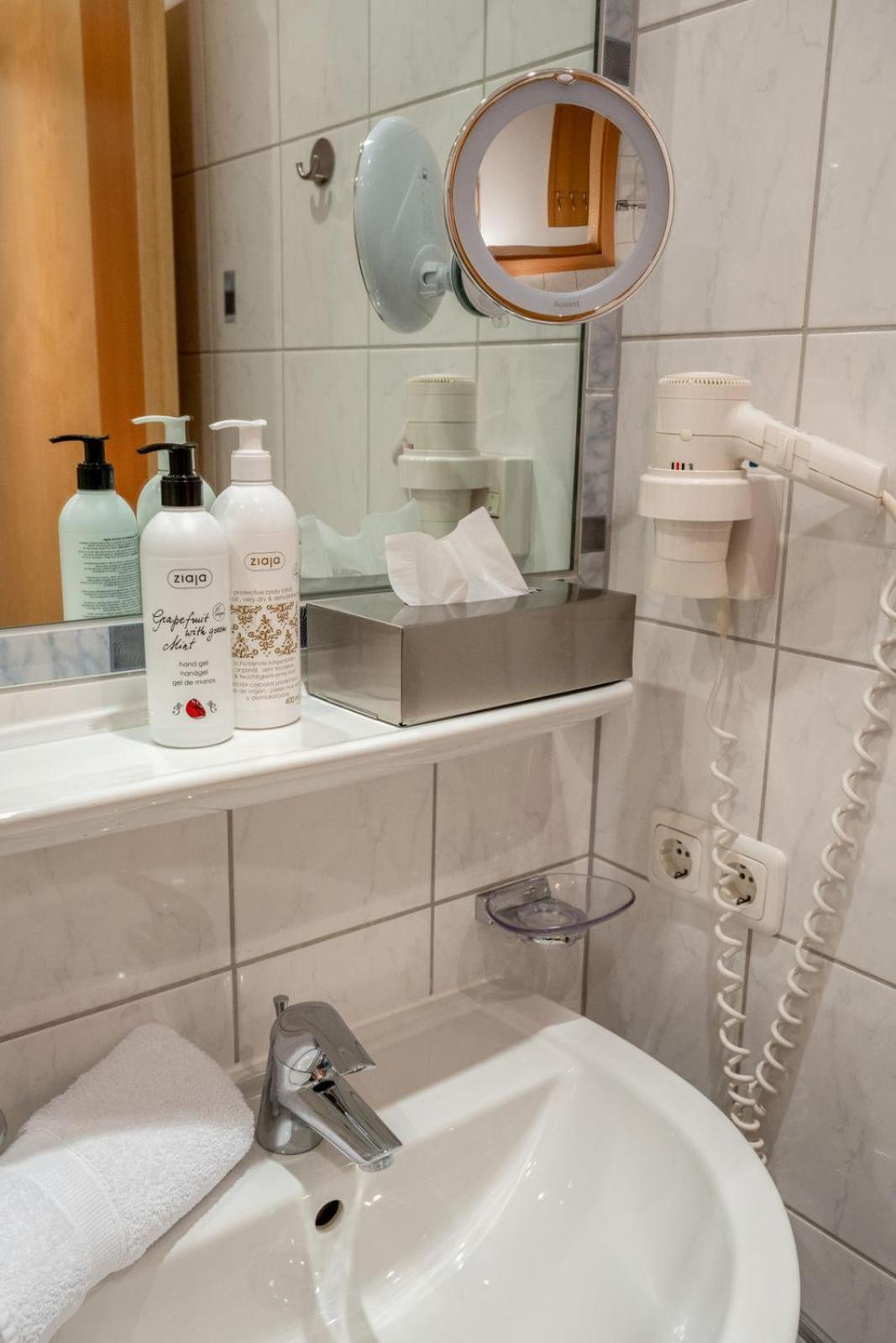 Hotel Haus Waldhof Ischgl Zimmer foto
